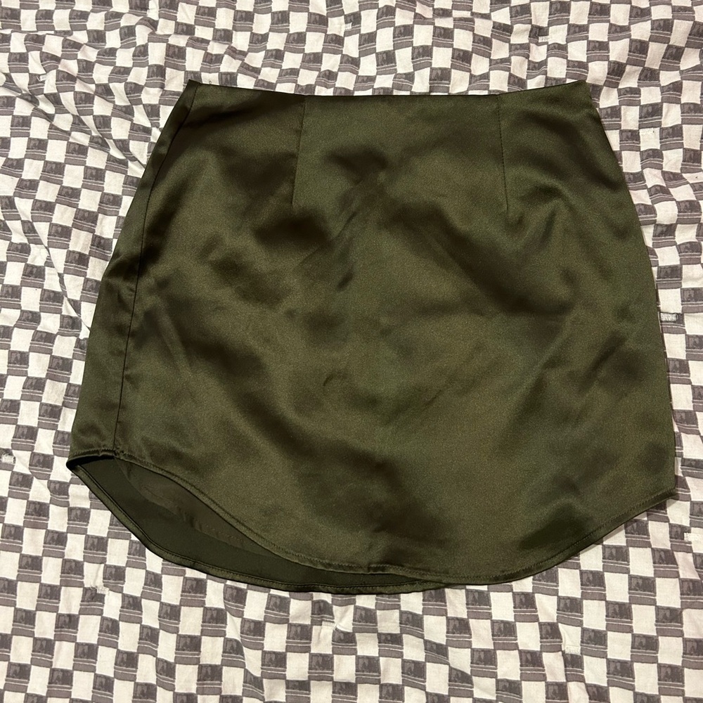 Forever 21 satin green mini skirt